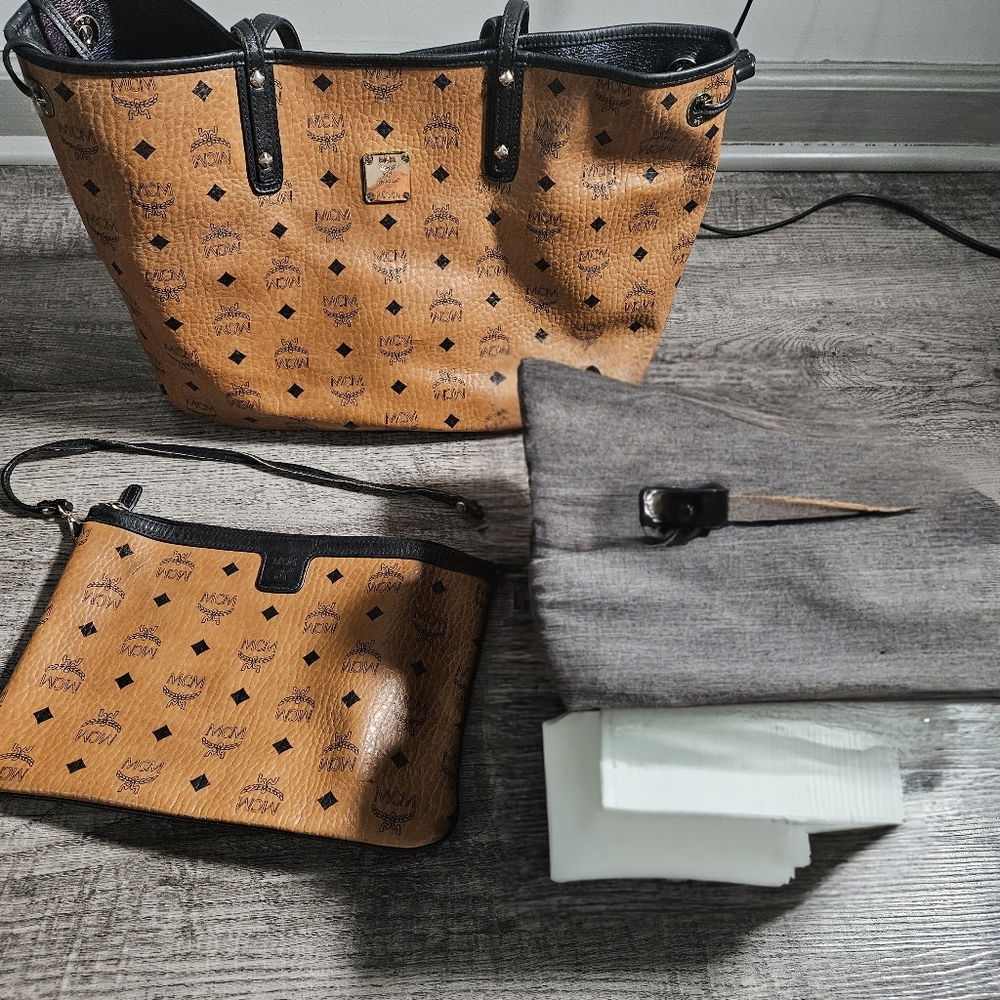 MCM Reversible tote bag with matching wallet